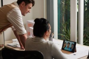 Choosing Between Remote and Office Work: Discovering Your Ideal Match