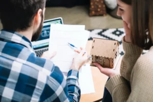 Exploring the Advantages and Disadvantages of Home Equity Loans